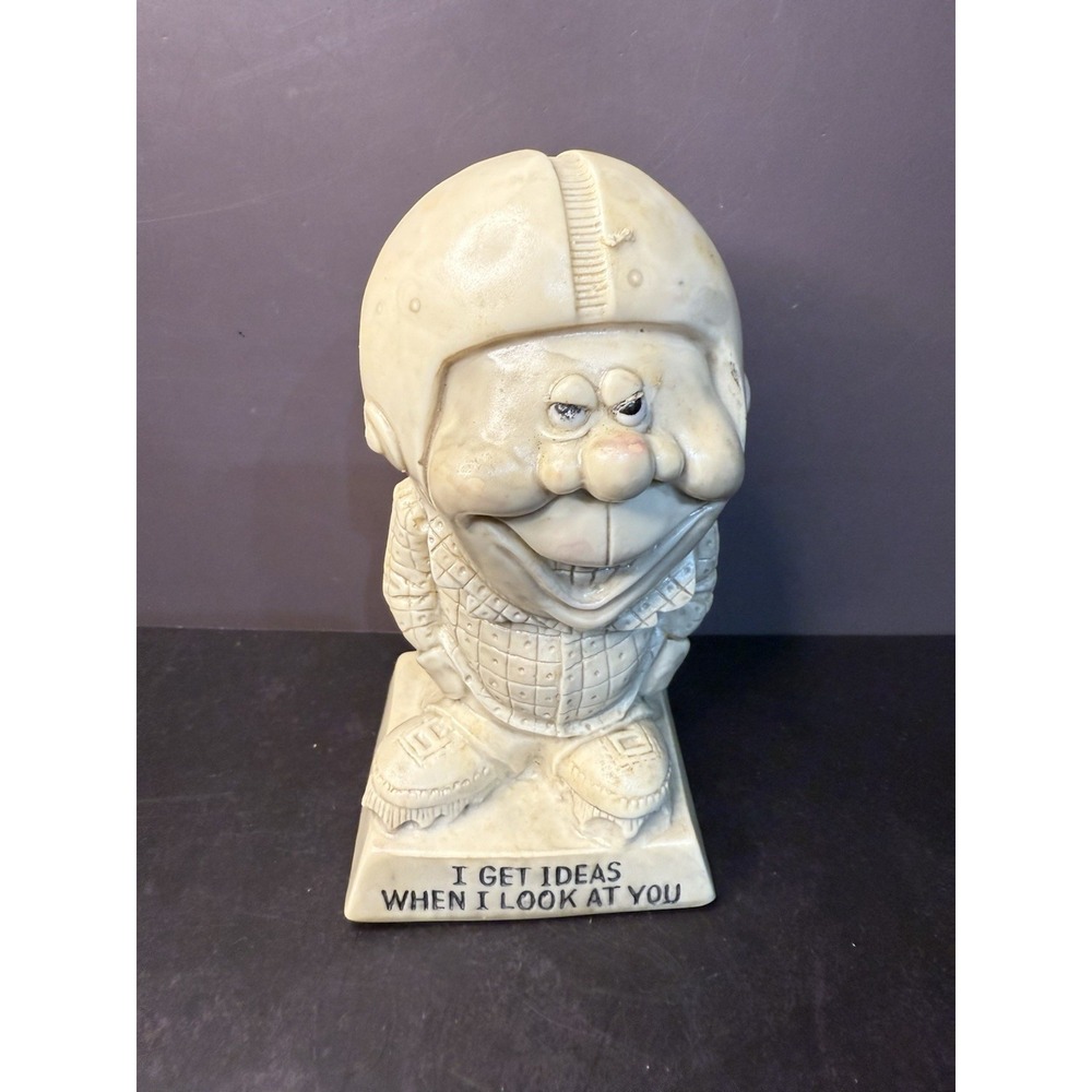 Vintage 1970 R & W Berries Cos Figurine Statue "I Get Ideas When I Look At You".